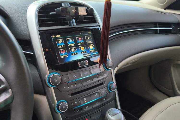Used Chevrolet Malibu 2014 2.4L Automatic Luxury Edition Audio And AC Panel