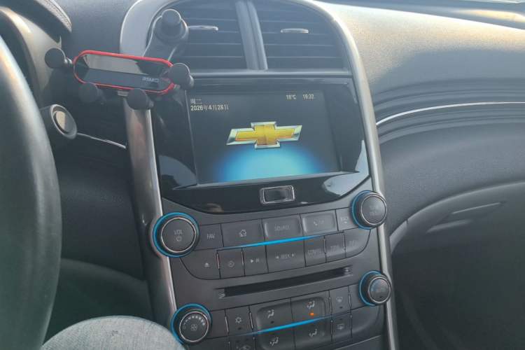 Used Chevrolet Malibu 2014 2.0L Automatic Luxury Edition Audio And AC Panel