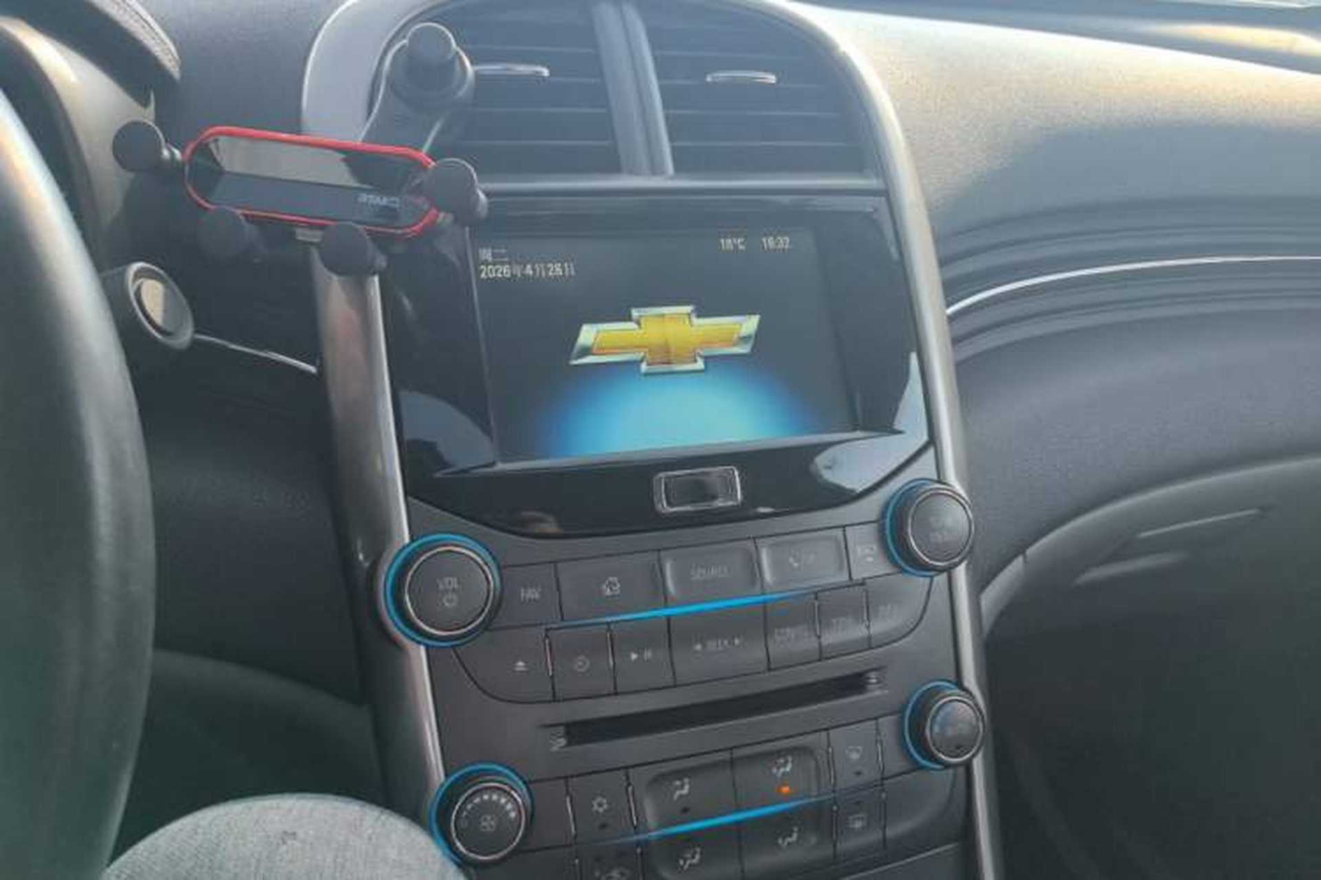 Used Chevrolet Malibu 2014 2.0L Automatic Luxury Edition Audio And AC Panel