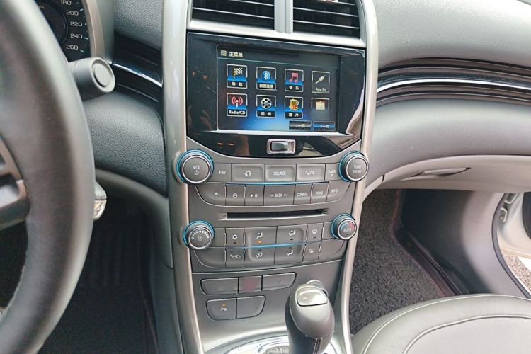 Used Chevrolet Malibu 2014 2.0L Automatic Luxury Edition Audio And AC Panel