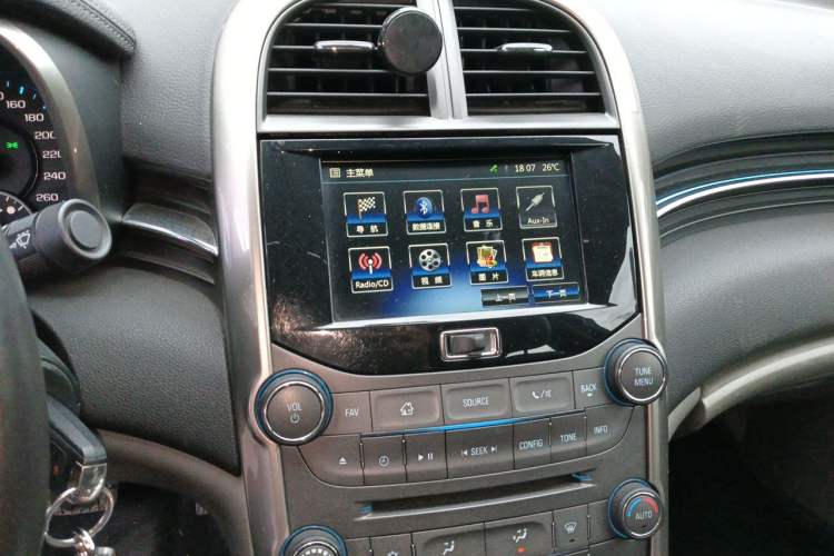 Used Chevrolet Malibu 2014 2.4L Automatic Luxury Edition Audio And AC Panel