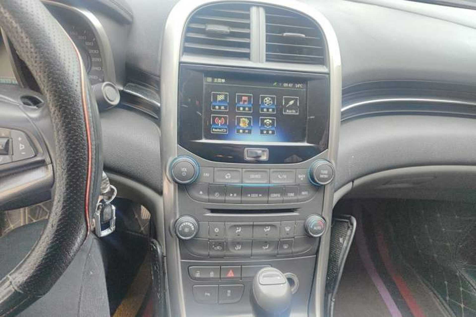 Used Chevrolet Malibu 2014 2.0L Automatic Luxury Edition Audio And AC Panel