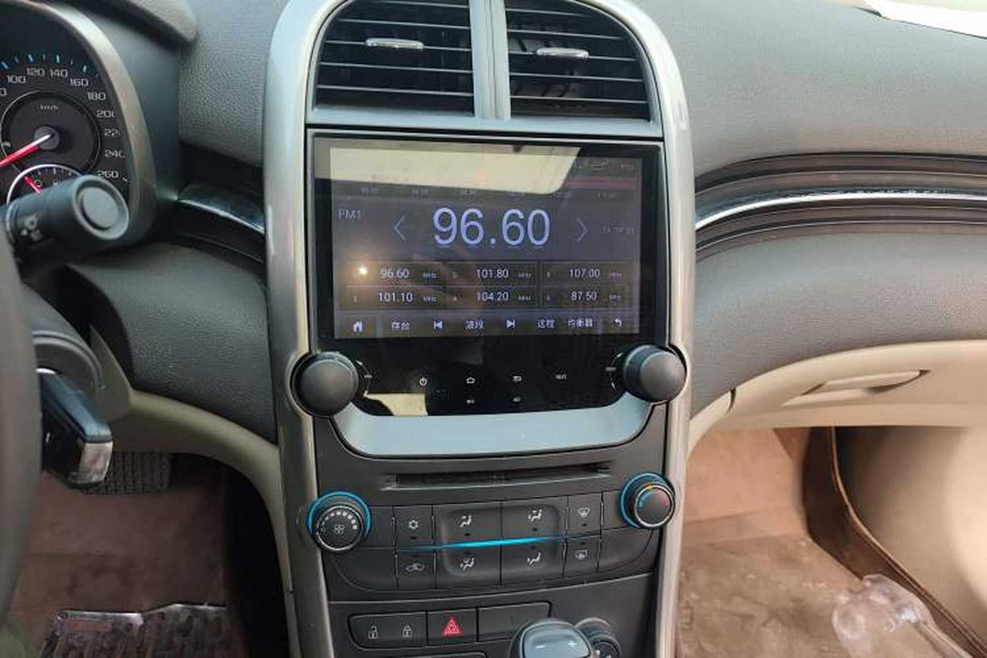 Used Chevrolet Malibu 2014 2.0L Automatic Comfort Edition Audio And AC Panel