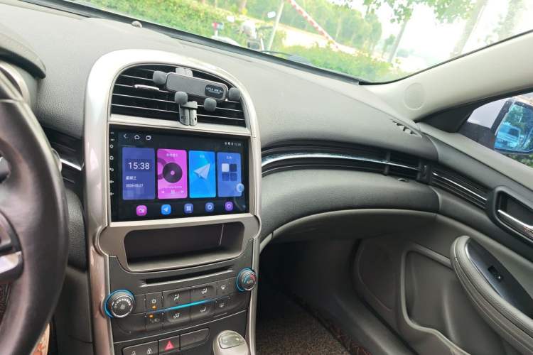 Used Chevrolet Malibu 2014 2.0L Automatic Luxury Edition Audio And AC Panel