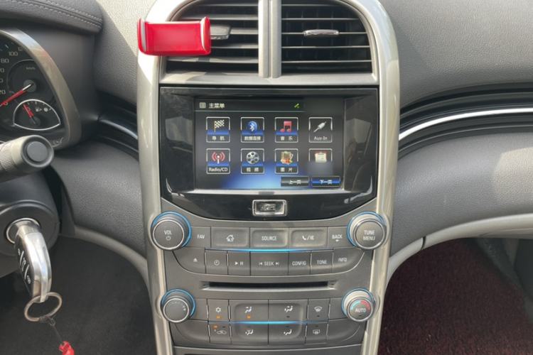 Used Chevrolet Malibu 2014 2.0L Automatic Luxury Edition Audio And AC Panel
