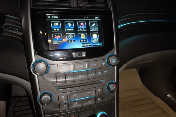 Used Chevrolet Malibu 2014 2.0L Automatic Luxury Edition Audio And AC Panel