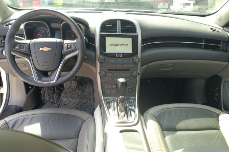 Used Chevrolet Malibu 2014 2.4L Automatic Luxury Edition Center Console