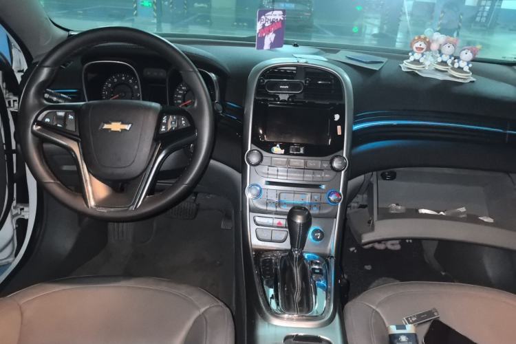 Used Chevrolet Malibu 2014 2.0L Automatic Luxury Edition Center Console