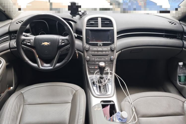 Used Chevrolet Malibu 2014 2.0L Automatic Luxury Edition Center Console