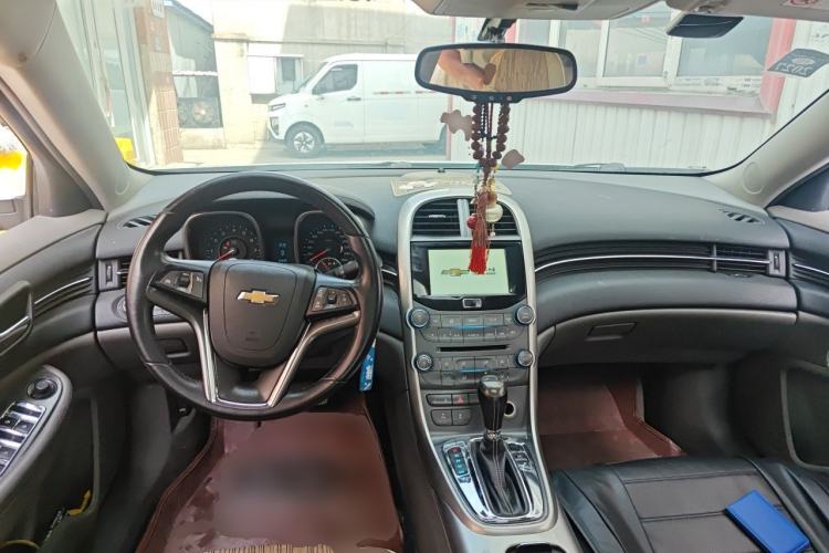 Used Chevrolet Malibu 2014 2.0L Automatic Luxury Edition Center Console