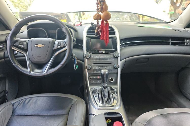 Used Chevrolet Malibu 2014 2.4L Automatic Luxury Edition Center Console