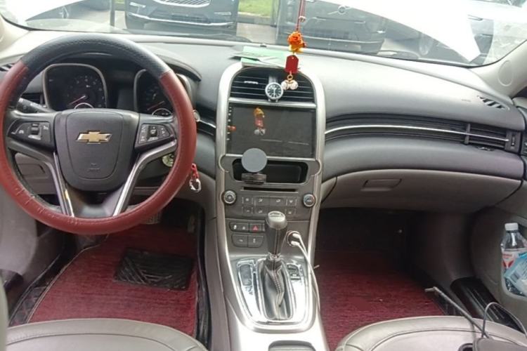 Used Chevrolet Malibu 2014 2.0L Automatic Luxury Edition Center Console