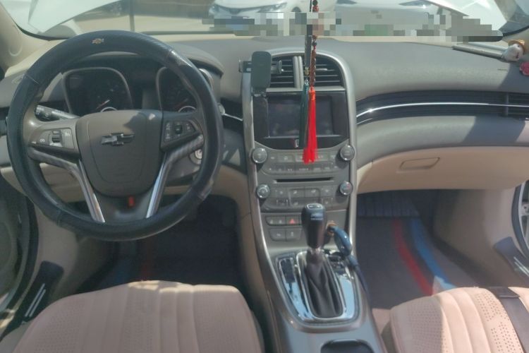 Used Chevrolet Malibu 2014 2.4L Automatic Luxury Edition Center Console