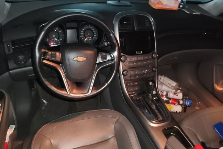 Used Chevrolet Malibu 2014 2.0L Automatic Luxury Edition Center Console