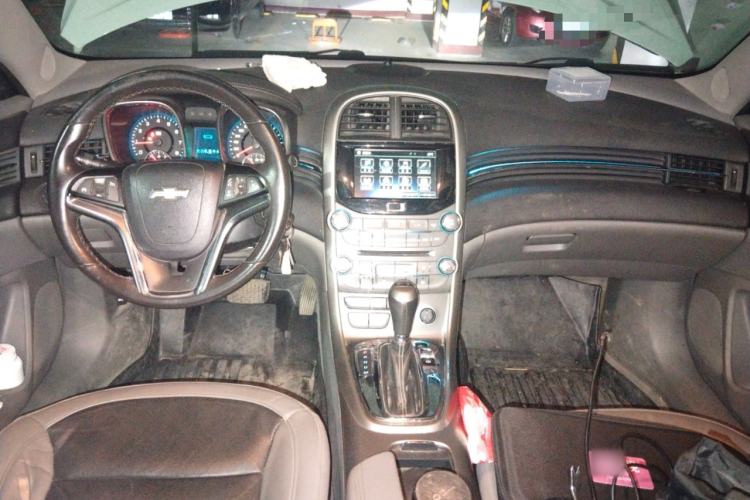 Used Chevrolet Malibu 2014 2.4L Automatic Luxury Edition Center Console