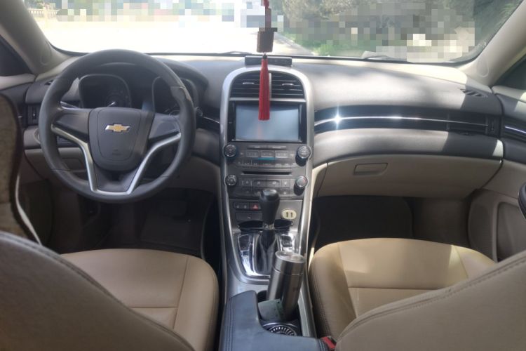 Used Chevrolet Malibu 2014 2.0L Automatic Comfort Edition Center Console