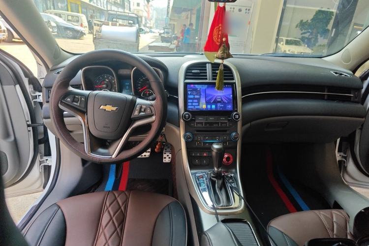 Used Chevrolet Malibu 2014 2.4L Automatic Luxury Edition Center Console