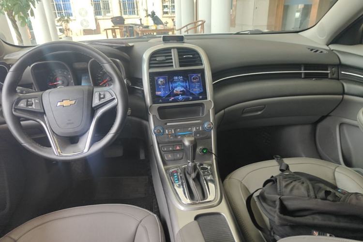 Used Chevrolet Malibu 2014 2.0L Automatic Luxury Edition Center Console