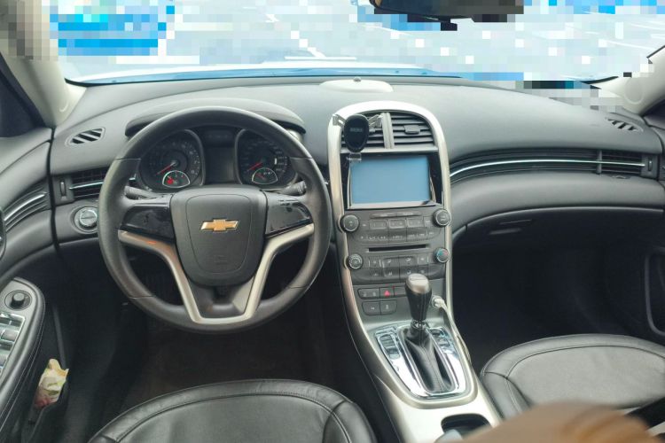 Used Chevrolet Malibu 2014 1.6T Automatic Comfort Edition Center Console