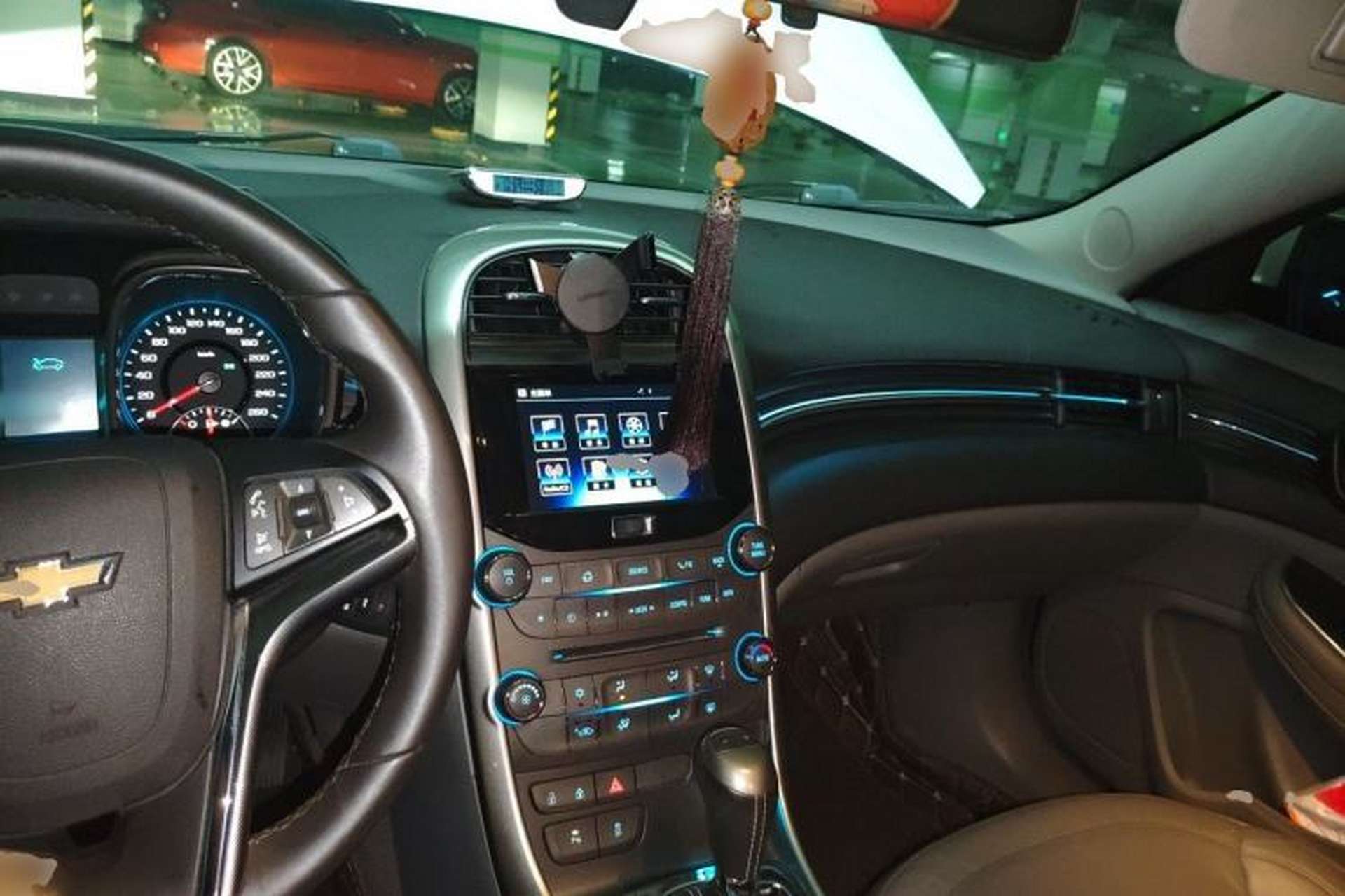 Used Chevrolet Malibu 2014 2.0L Automatic Luxury Edition Center Console