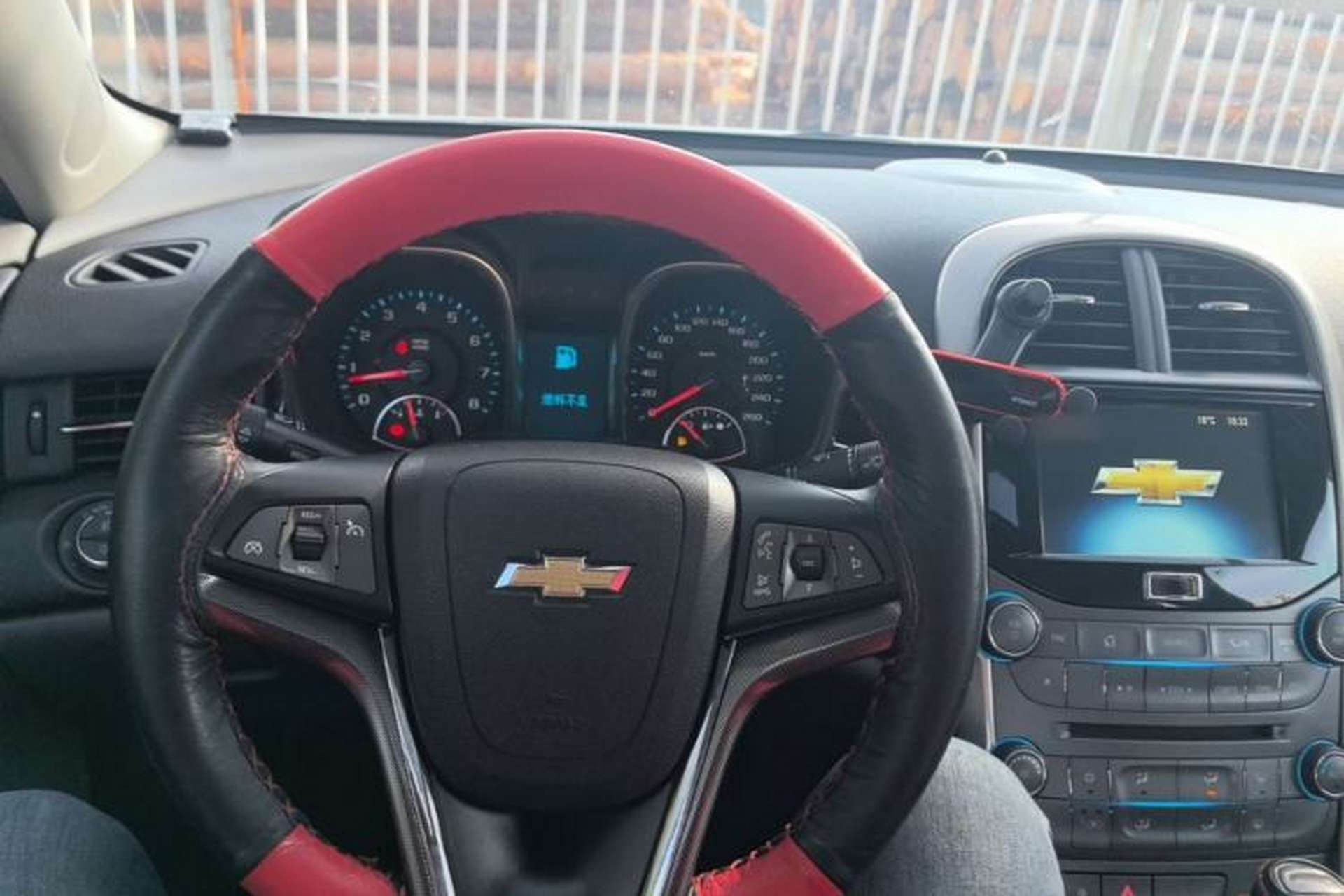 Used Chevrolet Malibu 2014 2.0L Automatic Luxury Edition Center Console