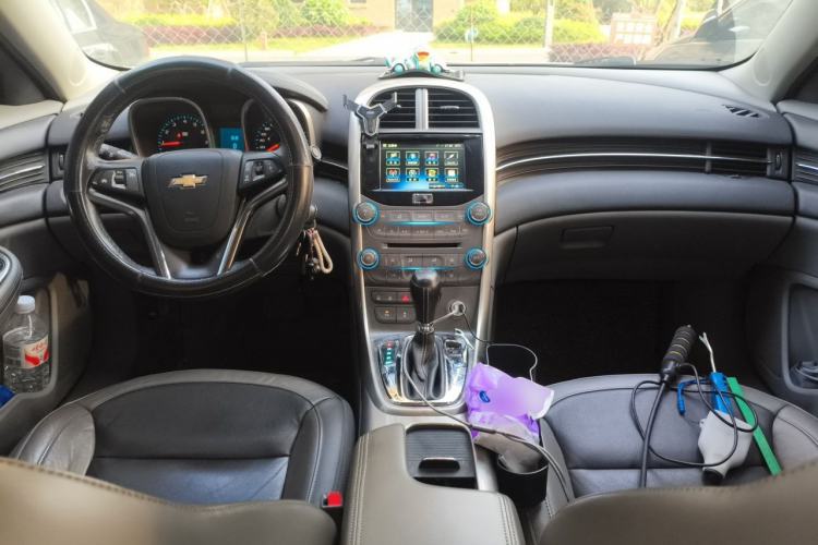 Used Chevrolet Malibu 2014 2.0L Automatic Luxury Edition Center Console