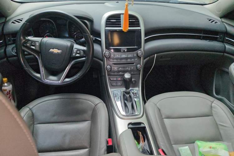 Used Chevrolet Malibu 2014 2.0L Automatic Luxury Edition Center Console