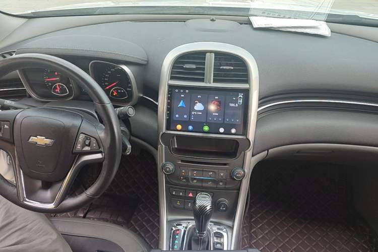 Used Chevrolet Malibu 2014 2.0L Automatic Luxury Edition Center Console