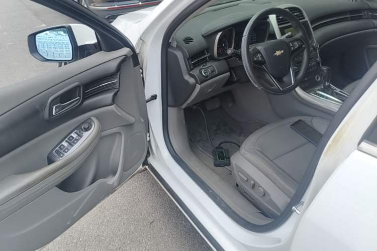 Used Chevrolet Malibu 2014 2.0L Automatic Luxury Edition Driver Seat