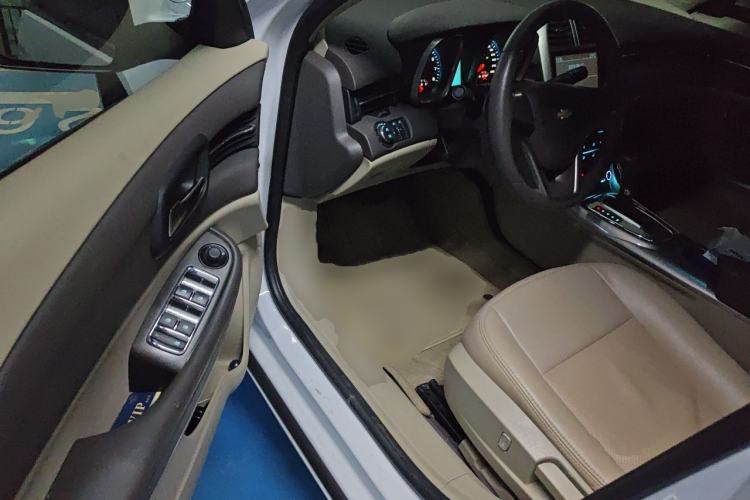 Used Chevrolet Malibu 2014 2.0L Automatic Comfort Edition Driver Seat