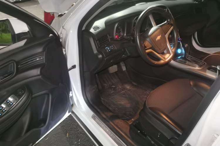 Used Chevrolet Malibu 2014 1.6T Automatic Comfort Edition Driver Seat