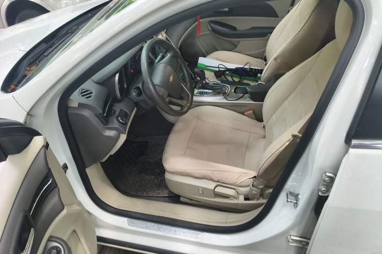 Used Chevrolet Malibu 2014 2.0L Automatic Comfort Edition Driver Seat