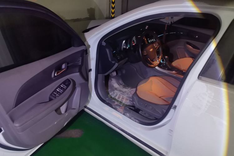 Used Chevrolet Malibu 2014 2.0L Automatic Luxury Edition Driver Seat