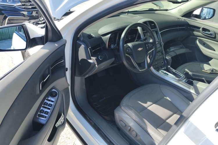 Used Chevrolet Malibu 2014 2.0L Automatic Luxury Edition Driver Seat