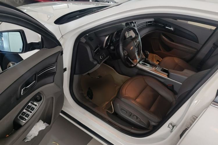 Used Chevrolet Malibu 2014 2.0L Automatic Luxury Edition Driver Seat