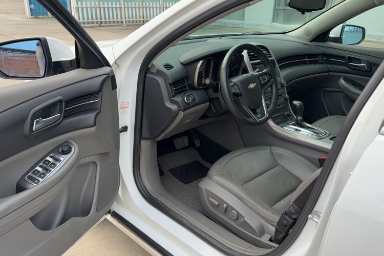 Used Chevrolet Malibu 2014 2.0L Automatic Luxury Edition Driver Seat