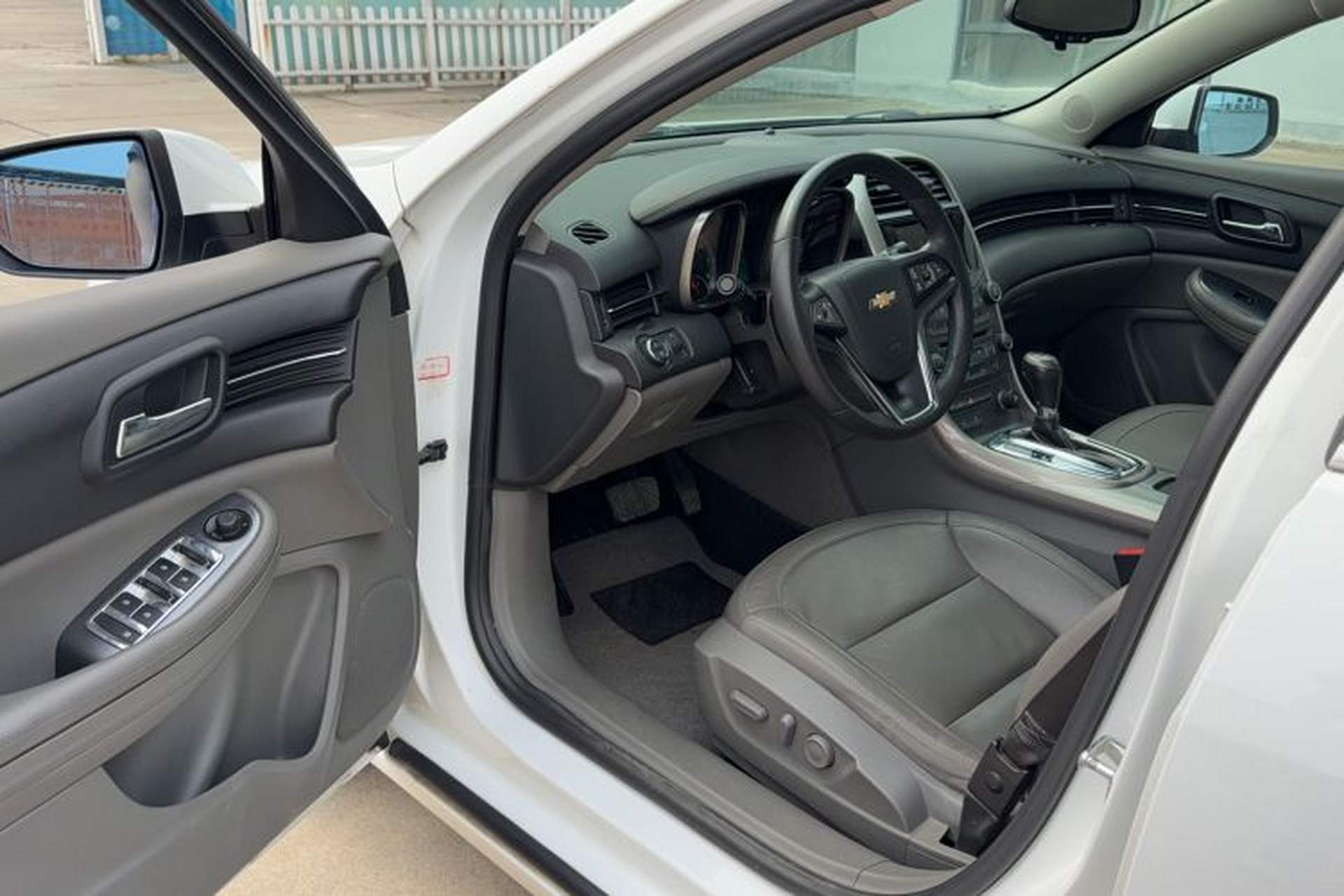 Used Chevrolet Malibu 2014 2.0L Automatic Luxury Edition Driver Seat