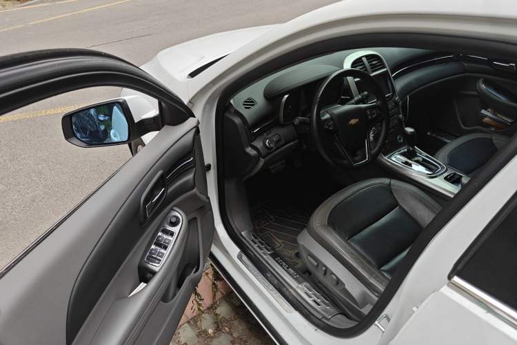 Used Chevrolet Malibu 2014 2.4L Automatic Luxury Edition Driver Seat