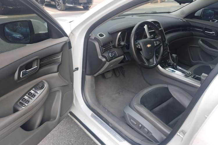 Used Chevrolet Malibu 2014 2.0L Automatic Luxury Edition Driver Seat