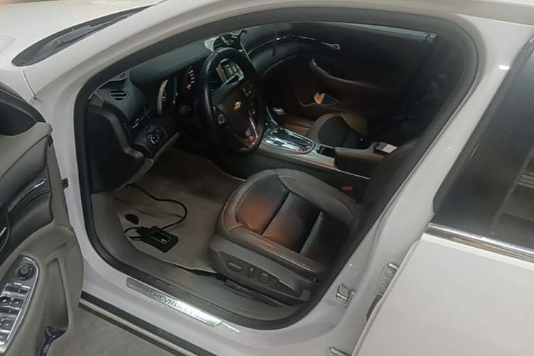 Used Chevrolet Malibu 2014 2.0L Automatic Luxury Edition Driver Seat