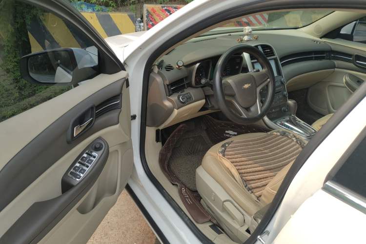 Used Chevrolet Malibu 2014 2.0L Automatic Comfort Edition Driver Seat