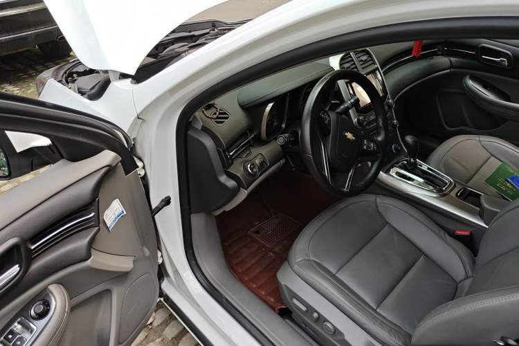 Used Chevrolet Malibu 2014 2.0L Automatic Luxury Edition Driver Seat