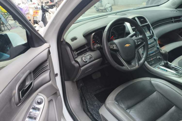 Used Chevrolet Malibu 2014 2.0L Automatic Luxury Edition Driver Seat