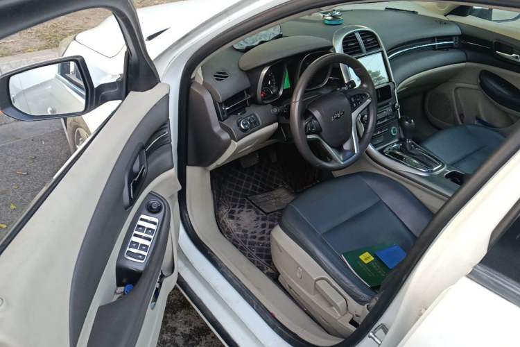 Used Chevrolet Malibu 2014 2.0L Automatic Comfort Edition Driver Seat