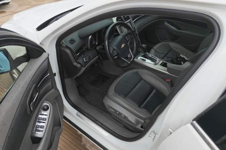 Used Chevrolet Malibu 2014 2.0L Automatic Luxury Edition Driver Seat