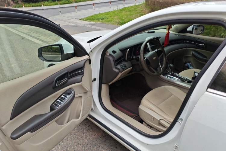 Used Chevrolet Malibu 2014 2.0L Automatic Comfort Edition Driver Seat