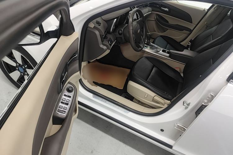 Used Chevrolet Malibu 2014 2.0L Automatic Comfort Edition Driver Seat