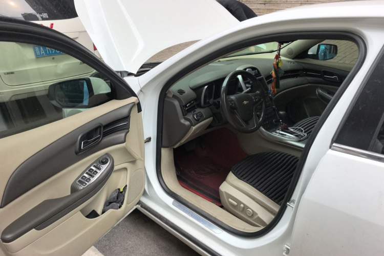 Used Chevrolet Malibu 2014 2.0L Automatic Comfort Edition Driver Seat