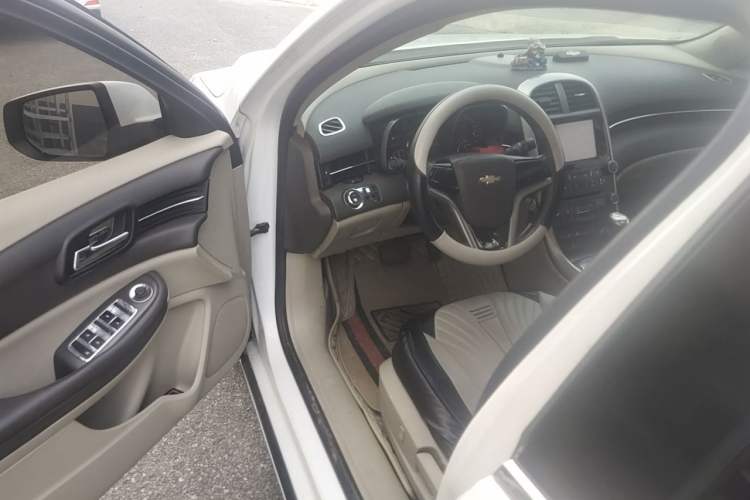 Used Chevrolet Malibu 2014 2.0L Automatic Comfort Edition Driver Seat