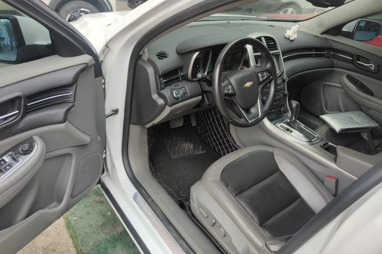 Used Chevrolet Malibu 2014 2.0L Automatic Luxury Edition Driver Seat